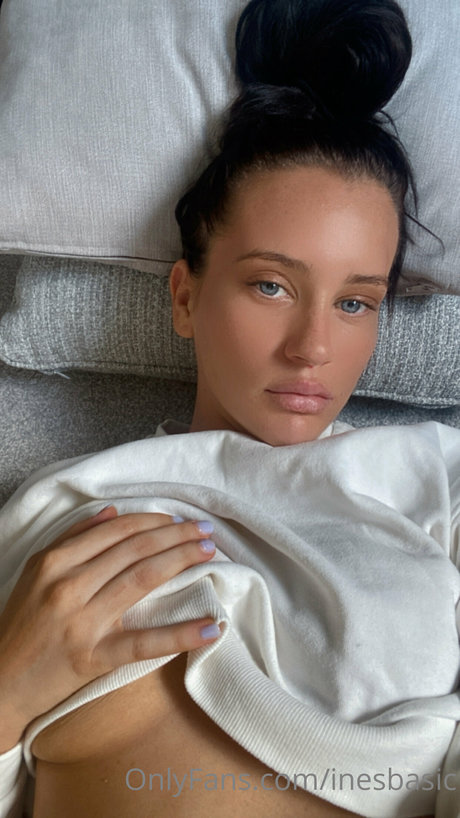 Ines Basic_ OnlyFans Strip