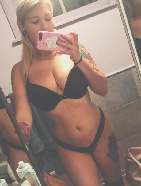 Autumn Moretti Nackt auf OnlyFans Leaks