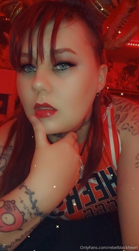 rebelblackheart NurlyFans-Pornos