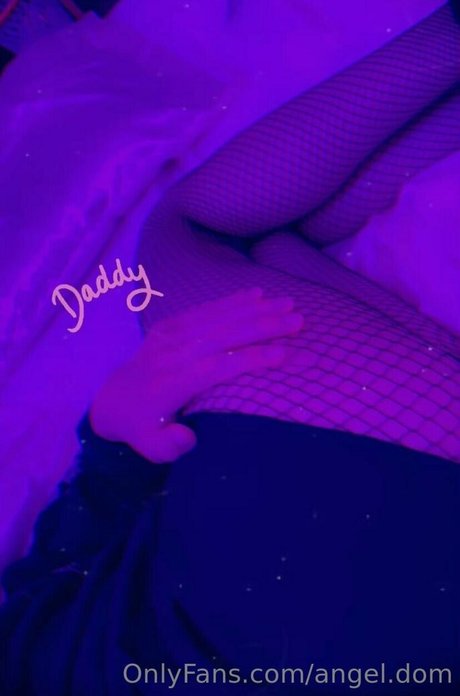 angel dom Nackt auf OnlyFans Leak