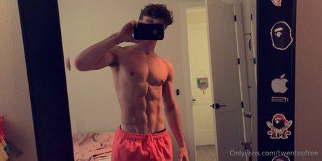 twentoofree OnlyFans X