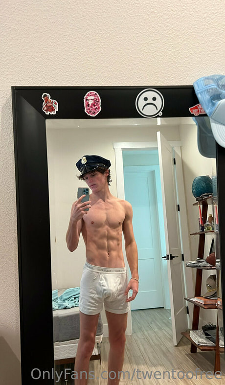 twentoofree Brüste OnlyFans