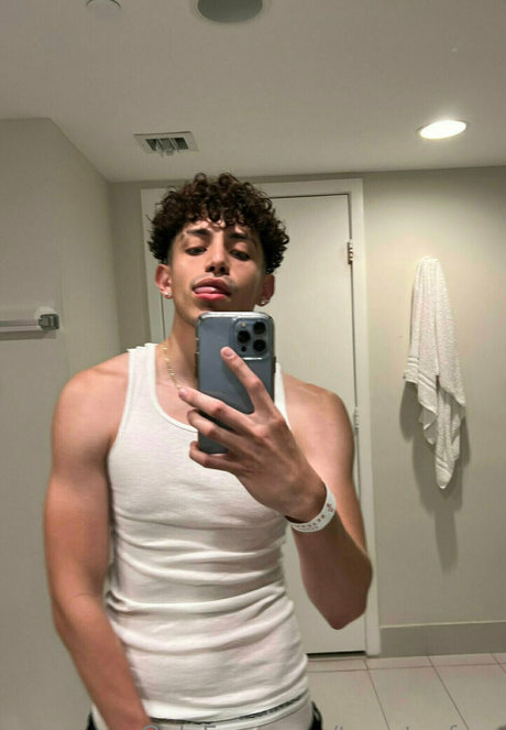 twentoofree OnlyFans NSFW