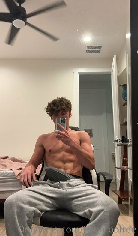 twentoofree Nacktbilder OnlyFans geleakt