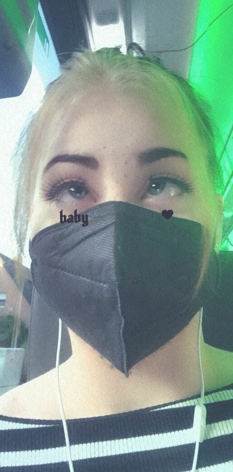 Emily Erdbeer Nacktbilder von OnlyFans geleakt