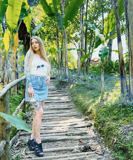 helga1 NurlyFans-Brüste