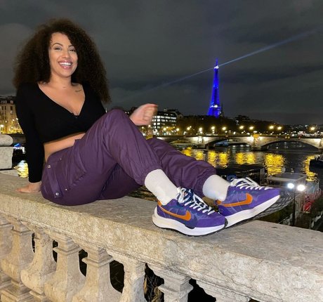 Ines Curly OnlyFans-Leaks