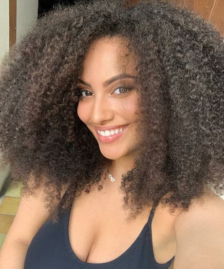 Ines Curly Sextape OnlyFans Nacktbilder