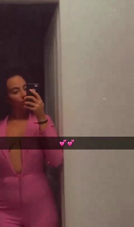 Ines Curly OnlyFans nackt