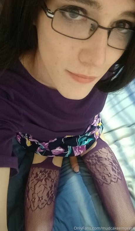 mudcakeempress OnlyFans Striptease