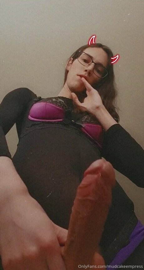 mudcakeempress OnlyFans Strip