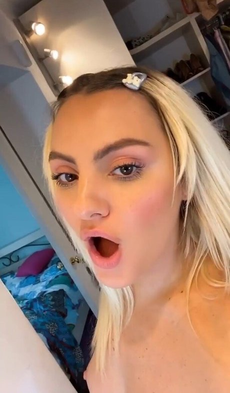 Alexandra Stan OnlyFans geleakte Brüste