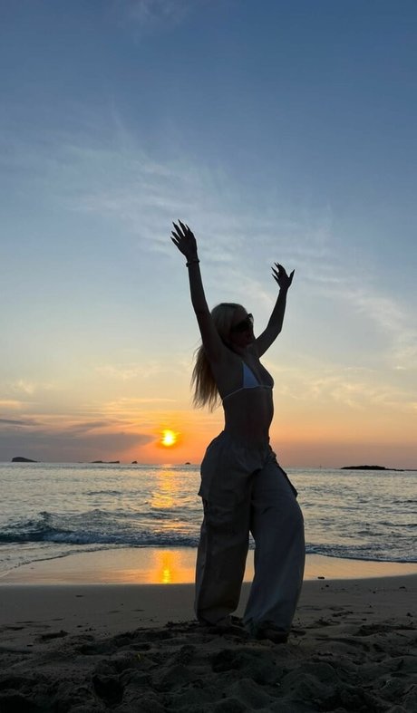 Alexandra Stan Leaks von Nacktbildern auf OnlyFans