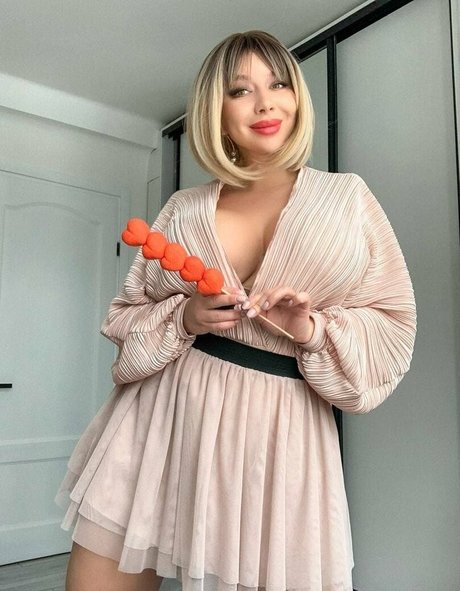 curvy model kate Nacktbilder geleakt OnlyFans