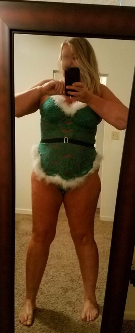 Summer Blonde16 OnlyFans Star