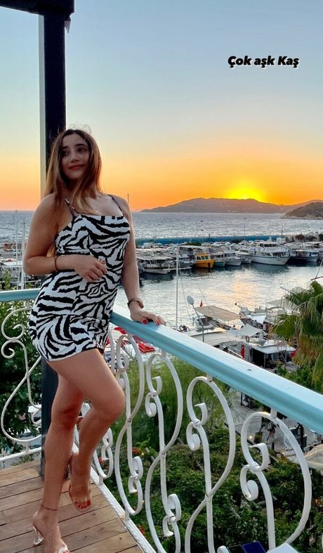 Merve Elmas OnlyFans-Leak