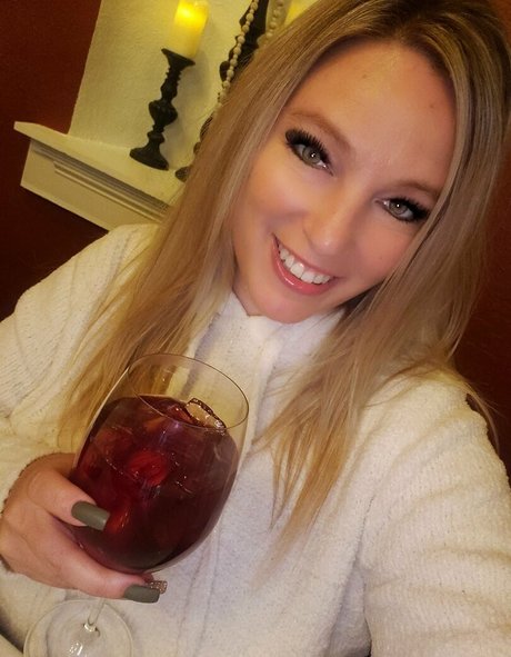 brooke lovelydd OnlyFans Model Bilder