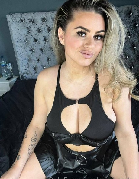 Maci Carter Oben ohne OnlyFans