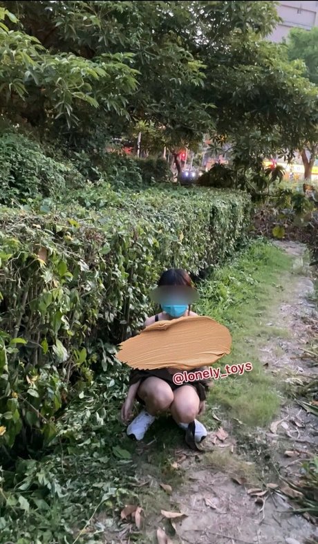 lonely toys free Nacktbilder von OnlyFans