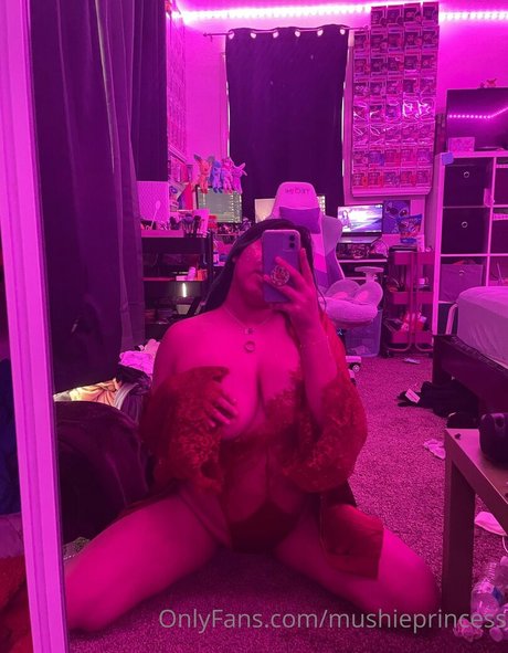 geekie boos Nacktbilder OnlyFans