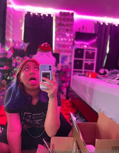 geekie boos OnlyFans Porn Nackt