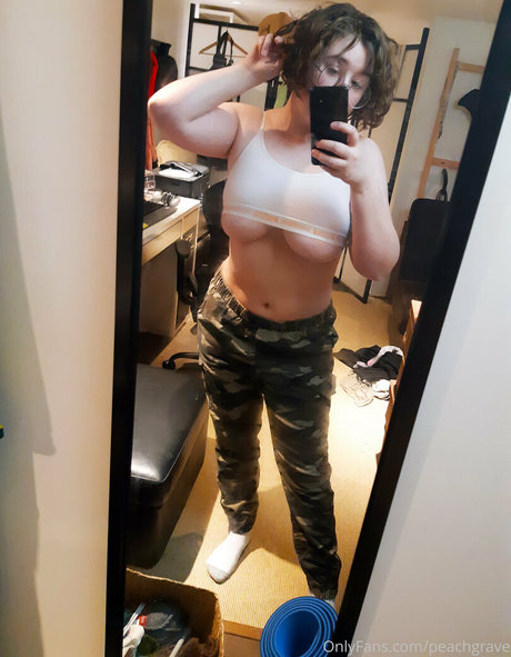 grrraves OnlyFans nackte Brüste