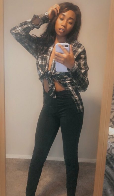 aprilraeee OnlyFans geleakte Pornografie