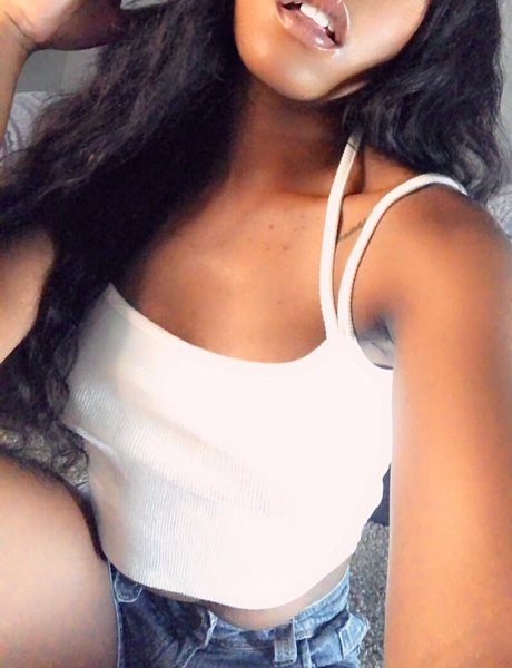 aprilraeee Nacktbilder OnlyFans