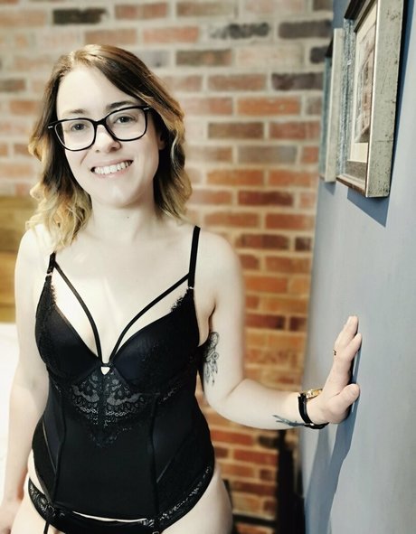 Innocenthotwifexxx Nacktbilder OnlyFans Leak