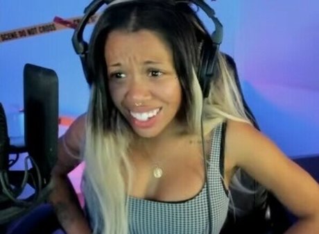 Ericka Bozeman OnlyFans schlank