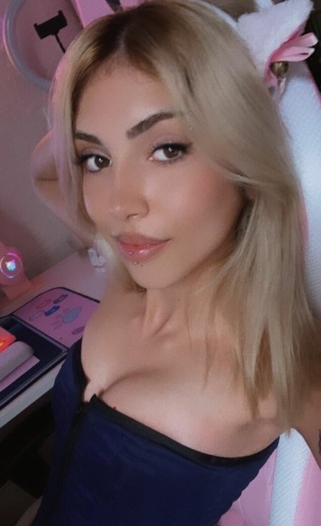 naathys OnlyFans Striptease