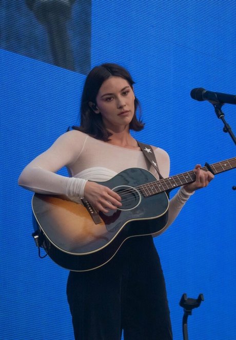 Gracie Abrams XXX OnlyFans