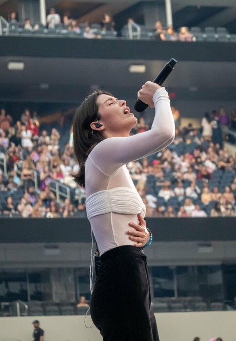 Gracie Abrams Nacktbilder geleakt OnlyFans Nacktporno