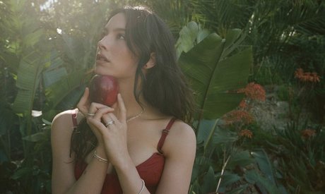 Gracie Abrams OnlyFans geleakt.