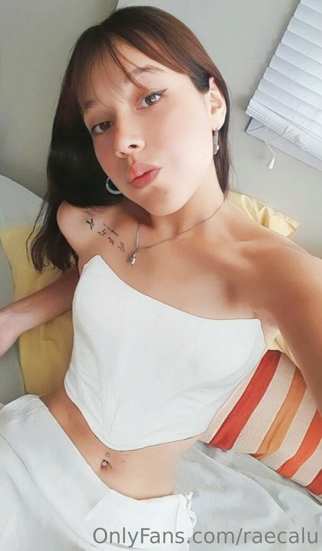 raecalu OnlyFans explizite Inhalte