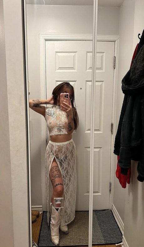 Helltai Nackt auf OnlyFans