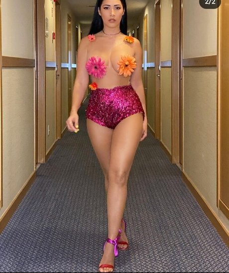 Simaria Nackt auf OnlyFans