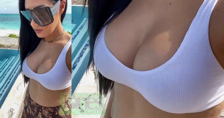 Simaria Oben ohne OnlyFans