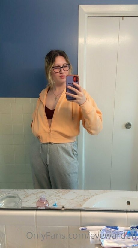 evewarden Leaks von Nacktbildern auf OnlyFans