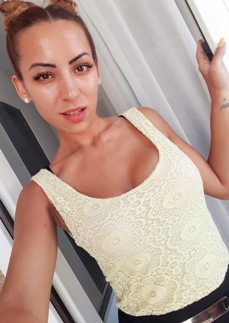 Marinela Adalbertova Nackt auf OnlyFans Leak