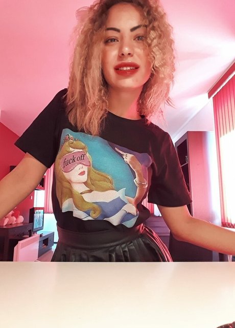 Marinela Adalbertova Kostenloses OnlyFans