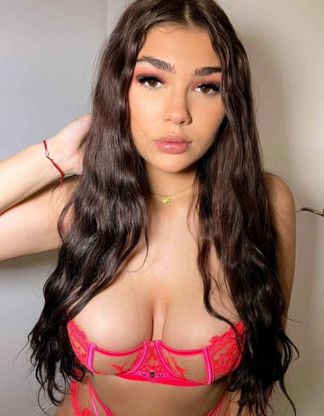 ariataylorxxx OnlyFans Star