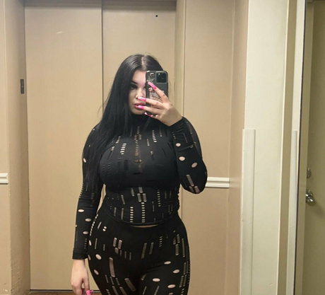 Kyphanta Nacktbilder von OnlyFans