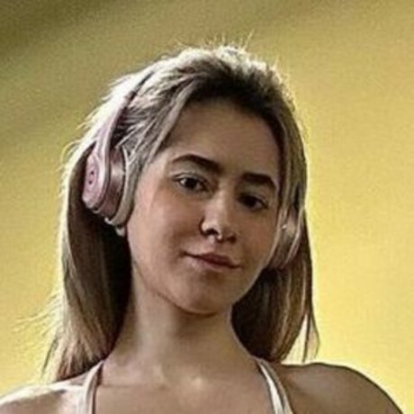 Kenza lifts OnlyFans Bilder geleakt