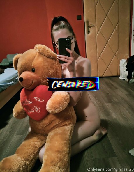 ginnas 20 OnlyFans Strip