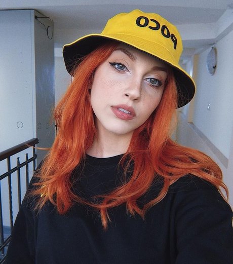 Mona Schon OnlyFans kostenlos