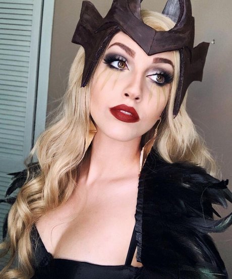 Mona Schon OnlyFans kostenlos