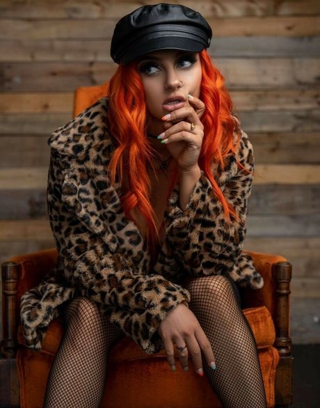 GiGi Dolan Oben ohne OnlyFans