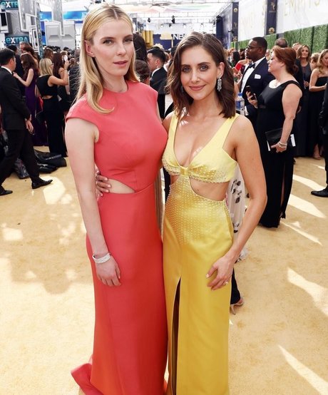 Betty Gilpin Kostenloses OnlyFans