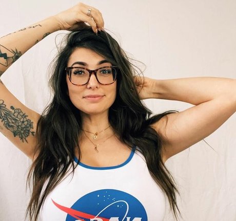 dailyvitaminb OnlyFans Beiträge